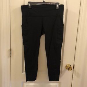 Lululemon Athletica Black Cropped Leggings Pockets 12 EUC